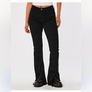 HIGH-RISE BLACK SPLIT HEM VINTAGE FLARE
JEANS (BRAND NEW)